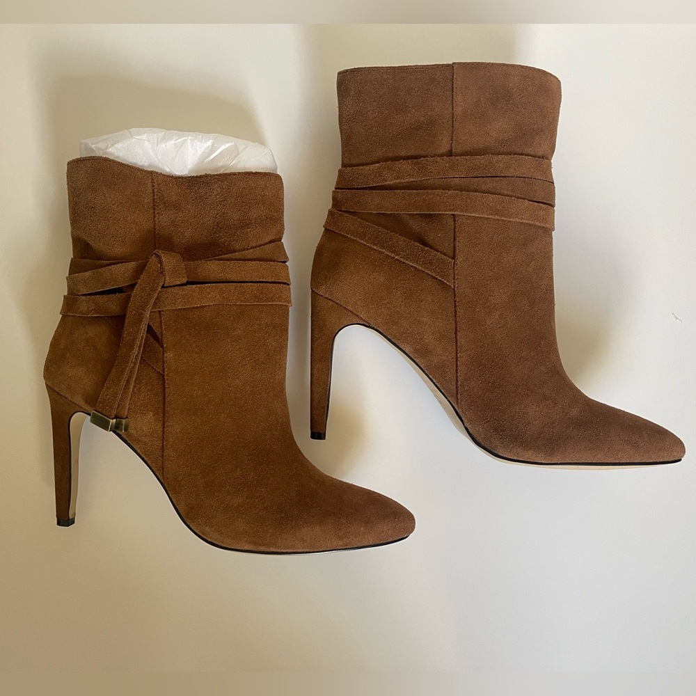 ANN TAYLOR Suede Ankle Boots